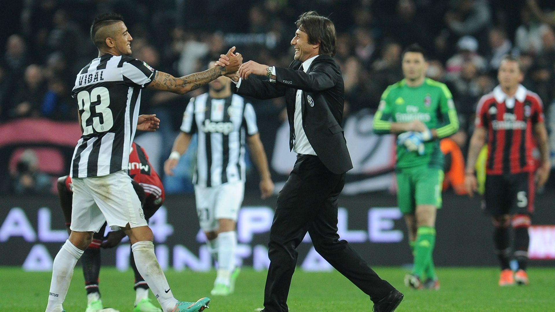 Arturo Vidal - Antonio Conte