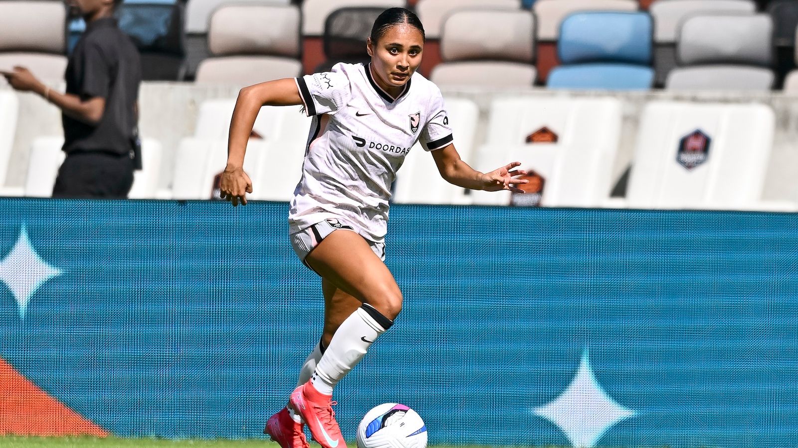 Alyssa Thompson Angel City