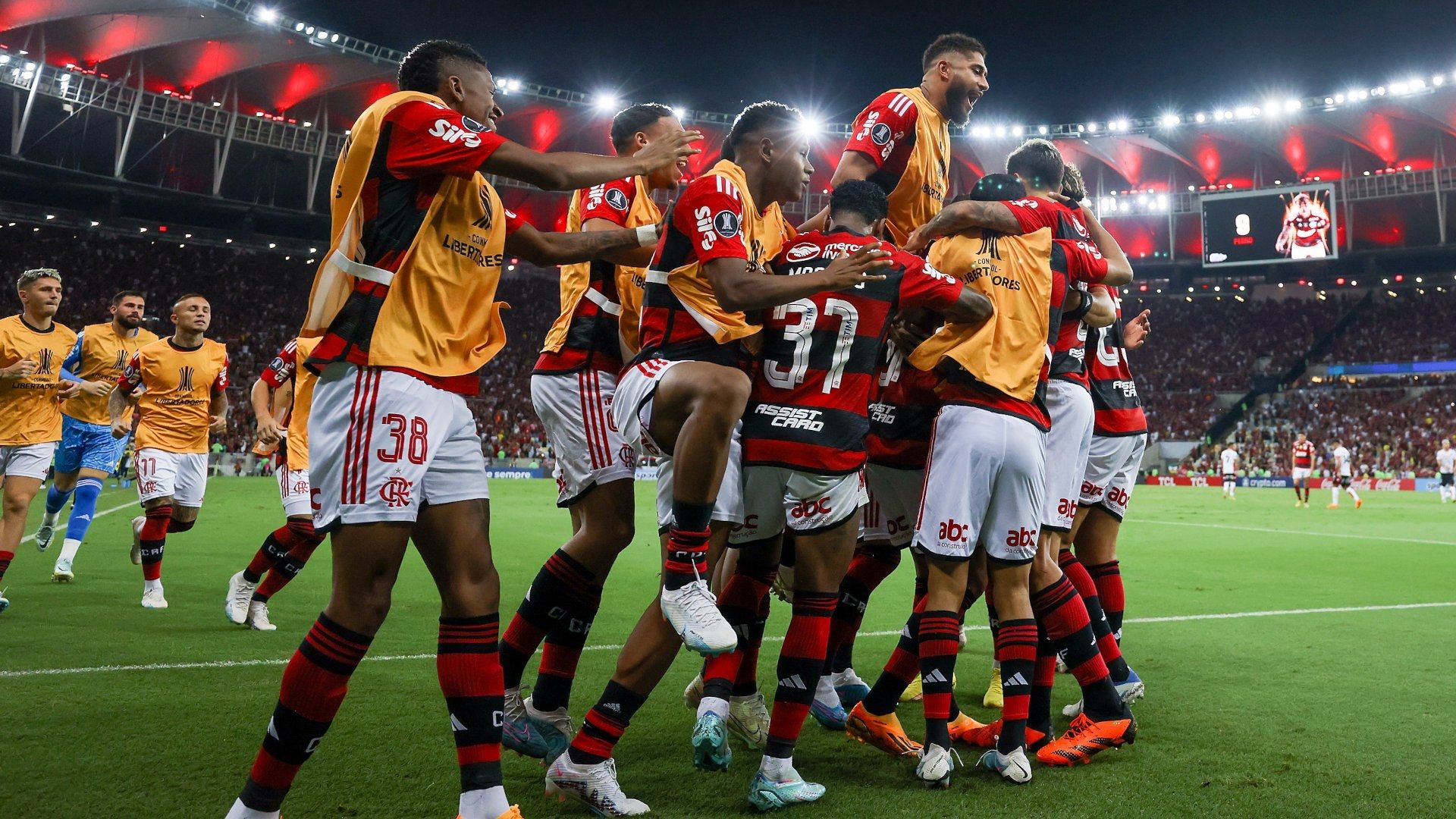 Jogadores do Flamengo comemoram gol marcado contra o Ñublense, no Maracanã, pela Copa Libertadores 2023