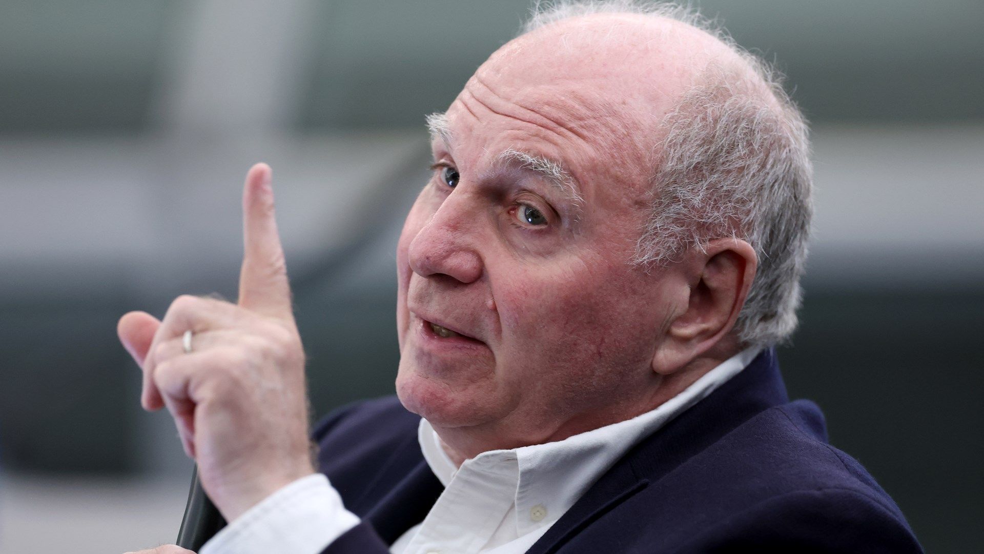 "Ihr müsst Euch mal hinterfragen!" Uli Hoeneß wegen Brennpunkten beim FC Bayern komplett im Angriffs-Modus