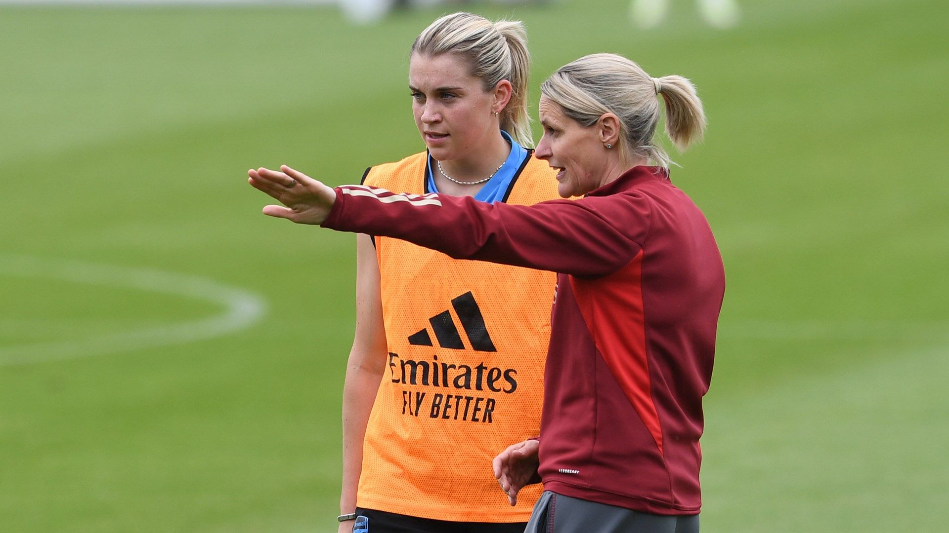 Alessia Russo Kelly Smith Arsenal training 2024