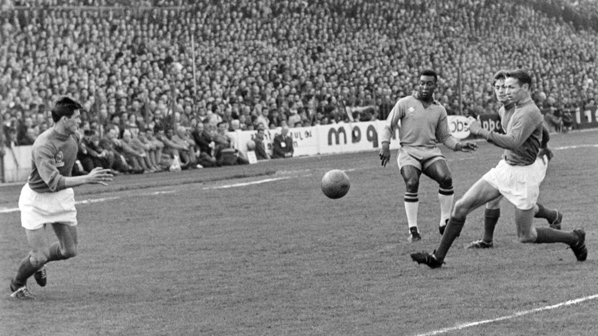 Pele playing.