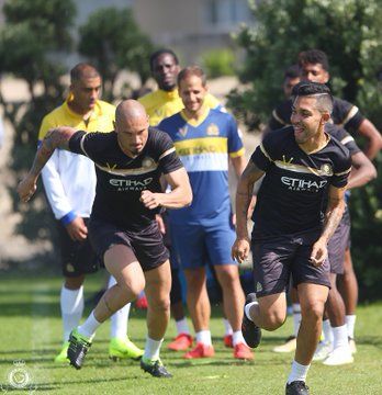 النصر - مايكون - بيتروس