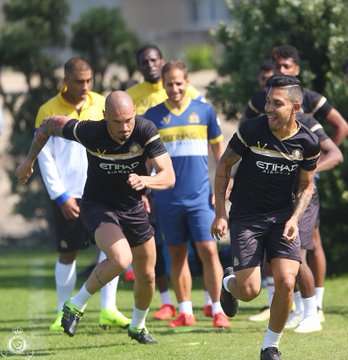 النصر - مايكون - بيتروس