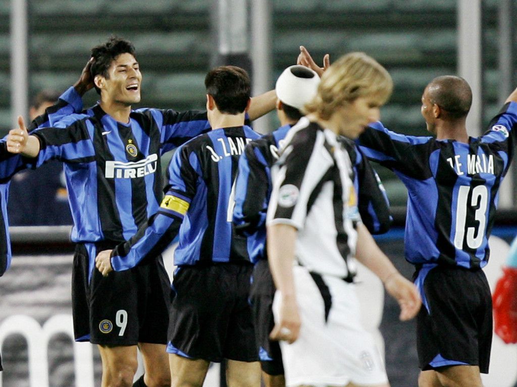 Julio Cruz Esteban Cambiasso Inter Juventus Serie A 03202005