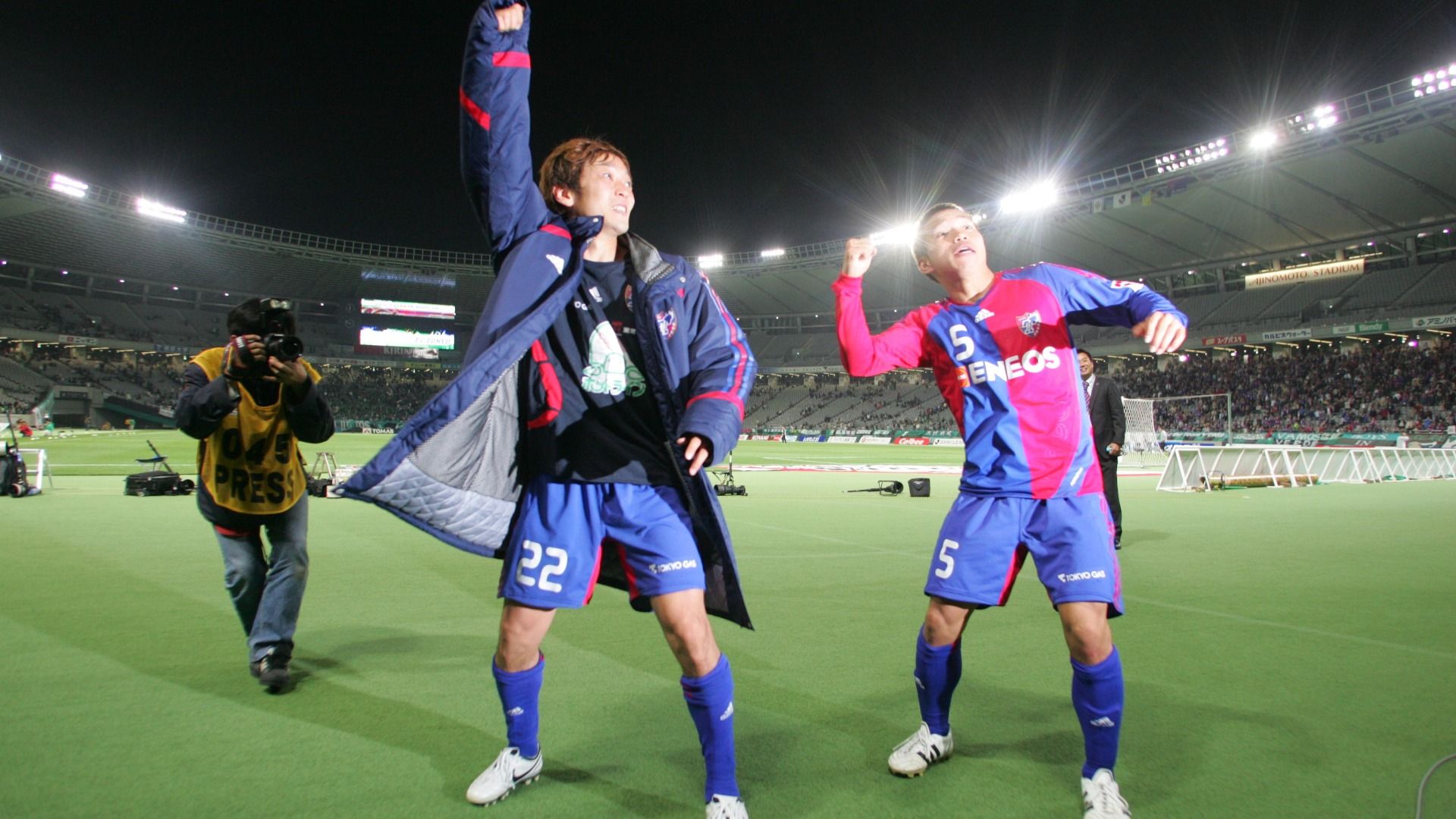 2008-04-12-fctokyo-hanyu-nagatomo