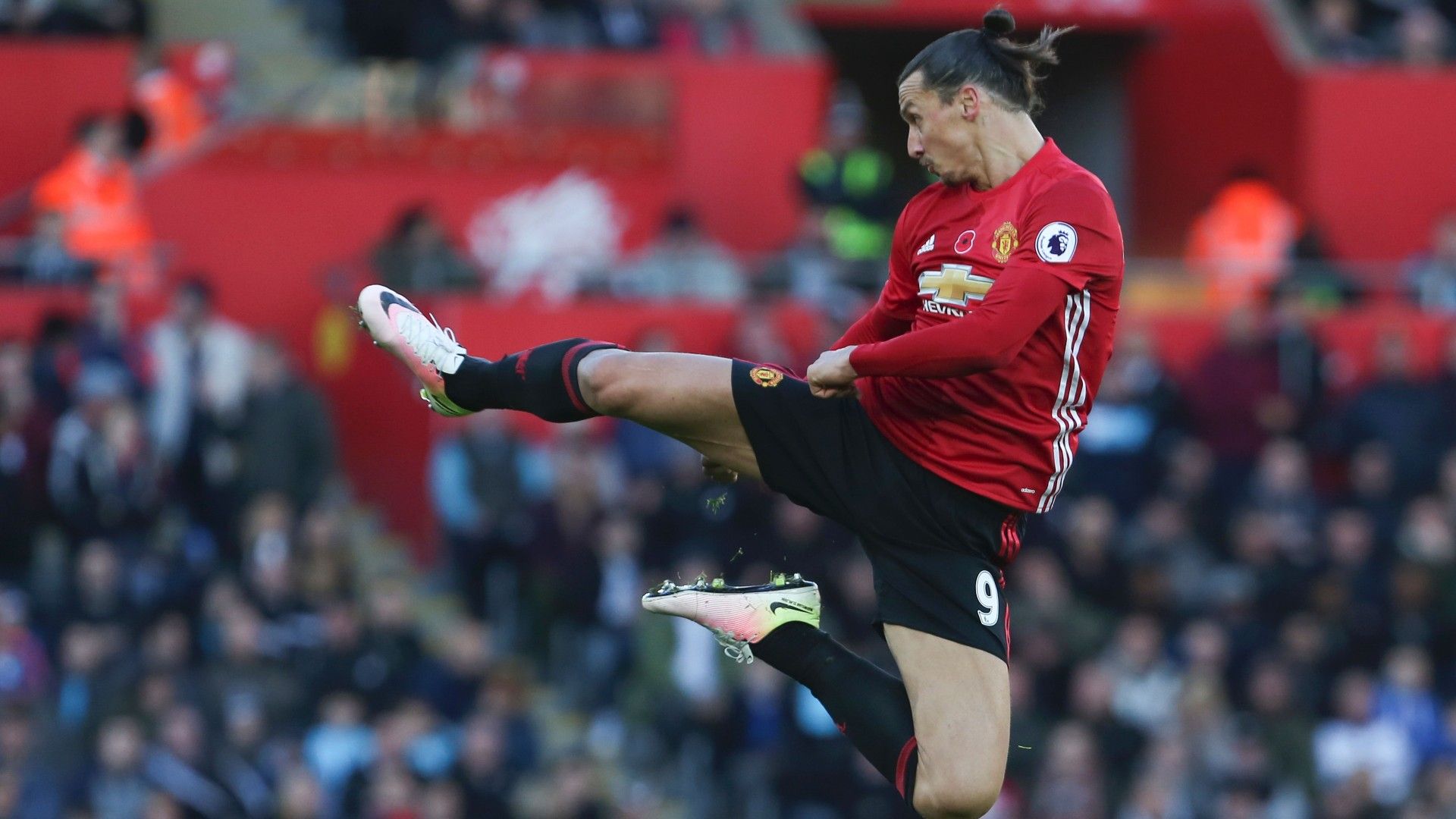 Zlatan Ibrahimovic taekwondo kick