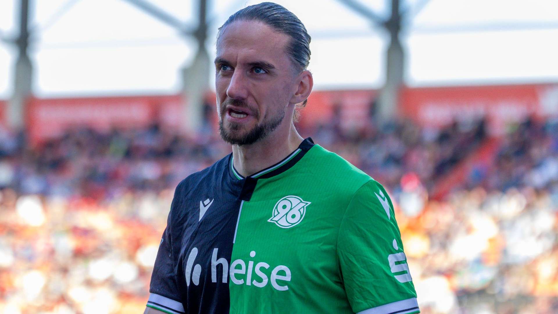 In the picture Valmir Sulejmani Hannover