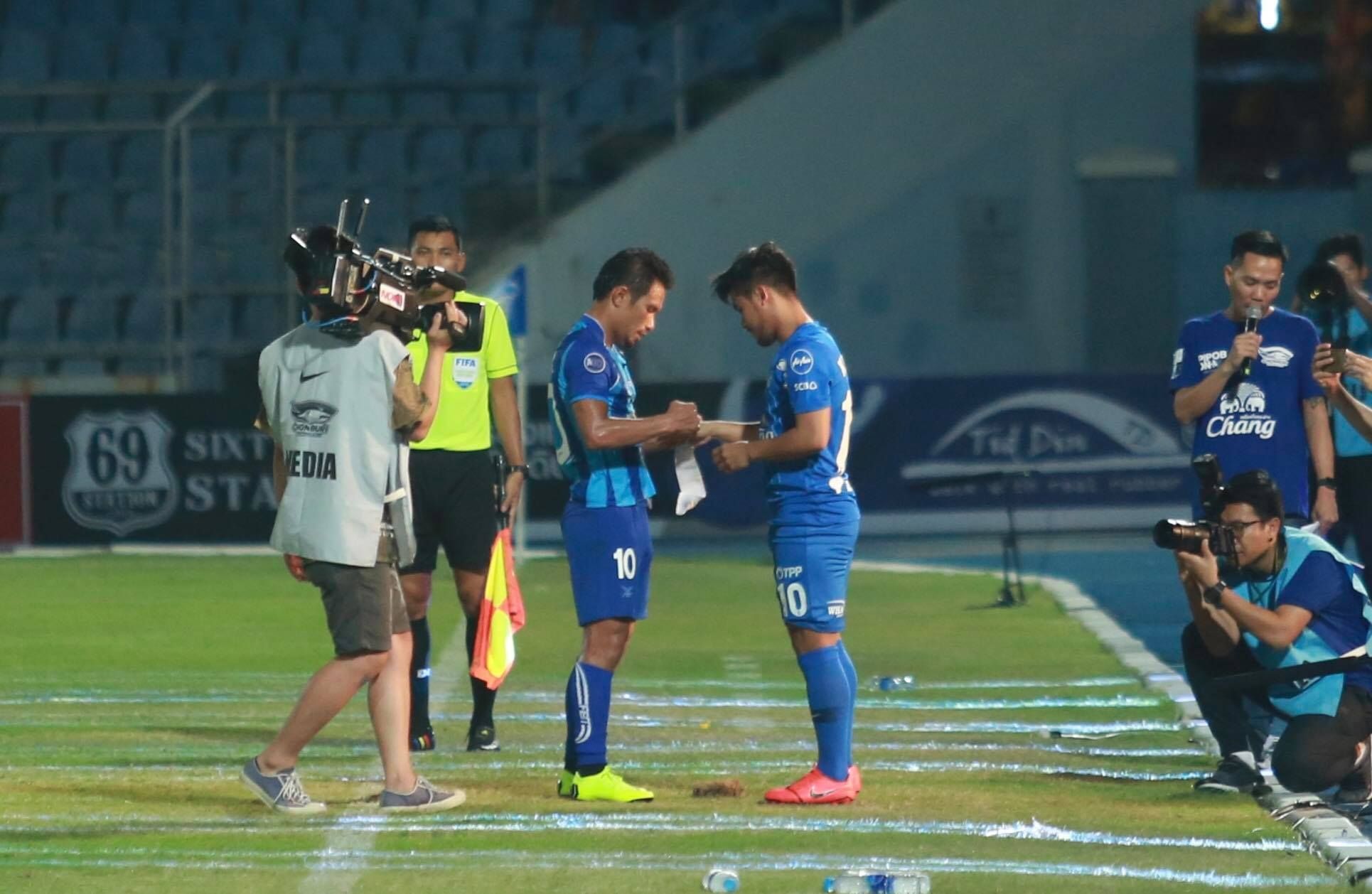 IN PICTURES : อำลาเจ้าชายฉลาม "พิภพ อ่อนโม้"