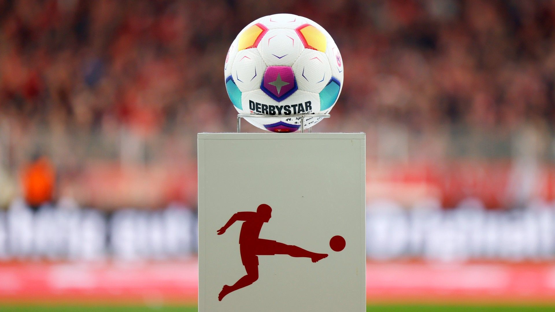  A detailed view of the Bundesliga Brilliant APS Derbystar Match Ball