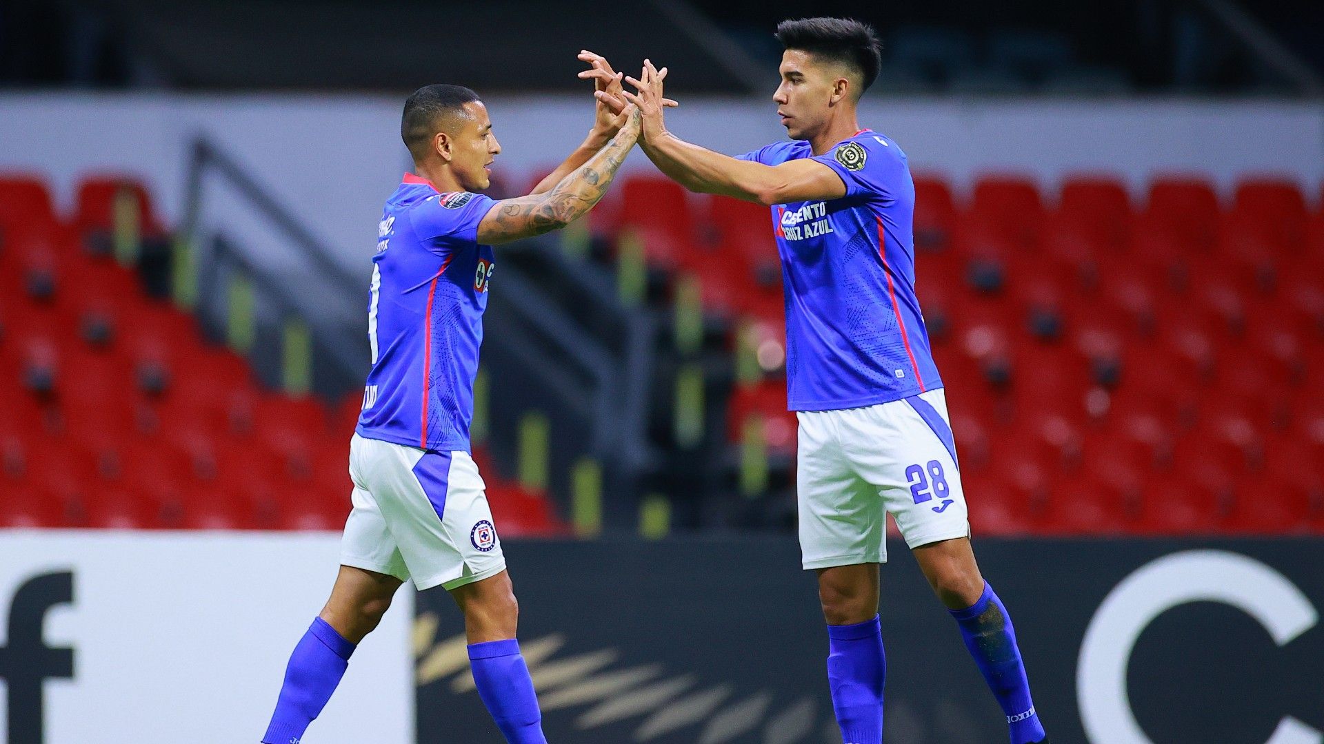 Yoshimar Yotún Pol Fernández Cruz Azul Concachampions 2021