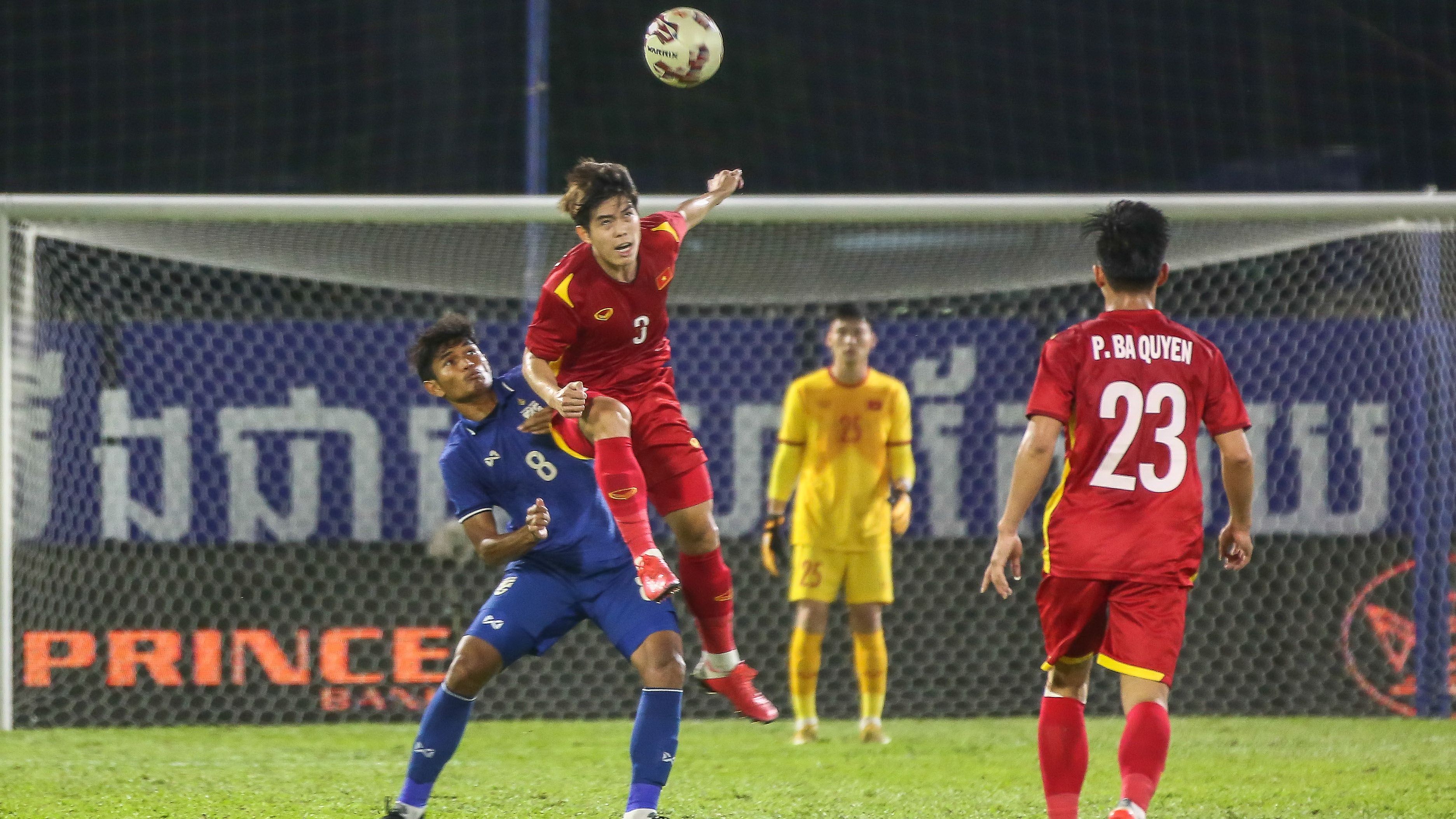 Tran Quang Thinh Teerasak Poeiphimai U23 Vietnam U23 Thailand 2022 AFF U23 Championship