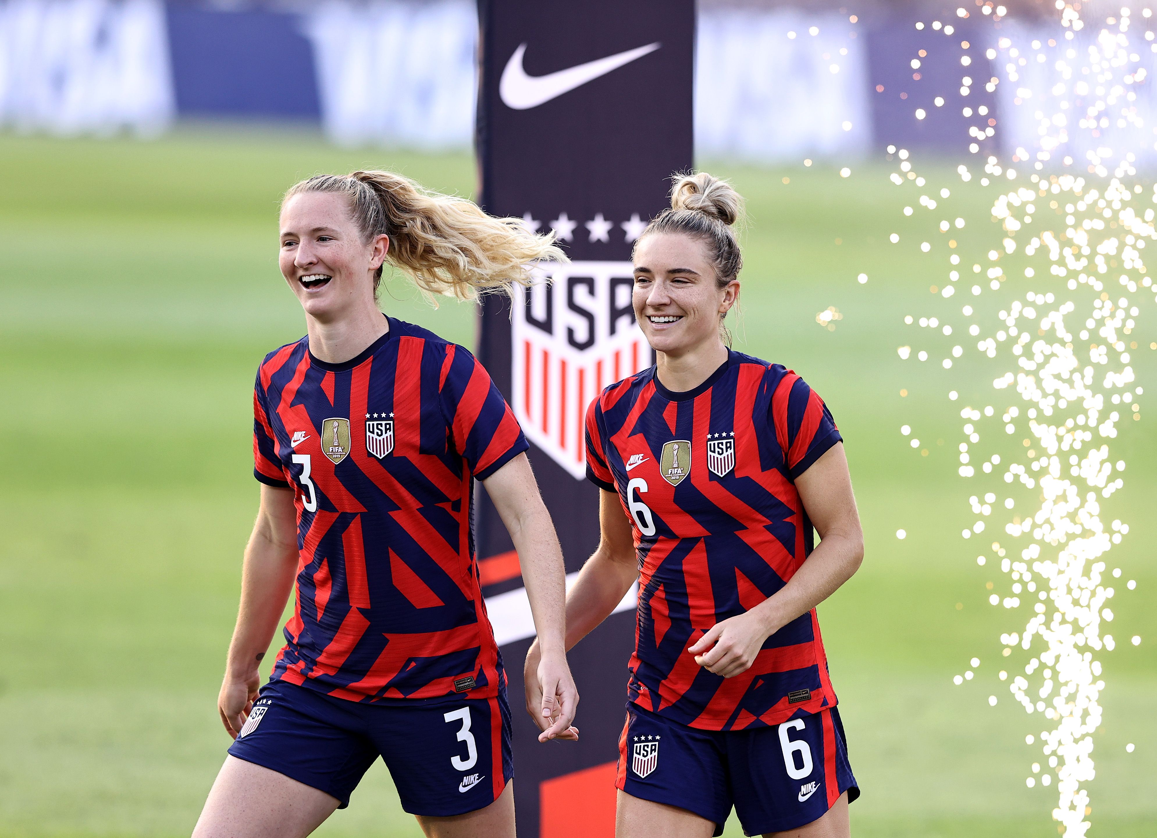 Sam Mewis, Kristie Mewis