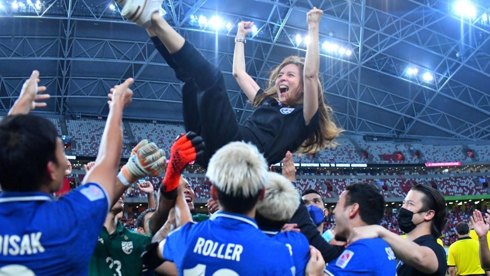 นวลพรรณ ล่ำซำ