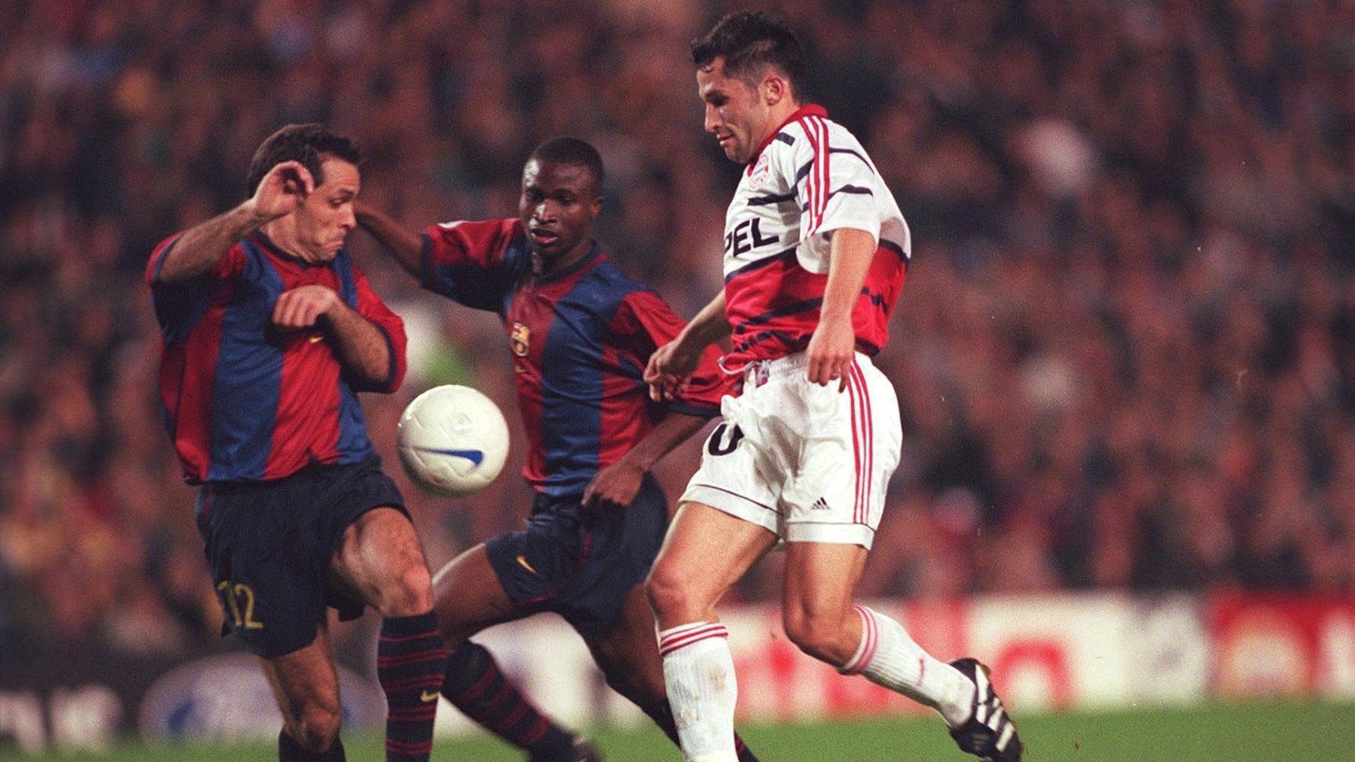 Sergi Okunowo Salihamidzic Barcelona Bayern Munchen Champions League 04111998