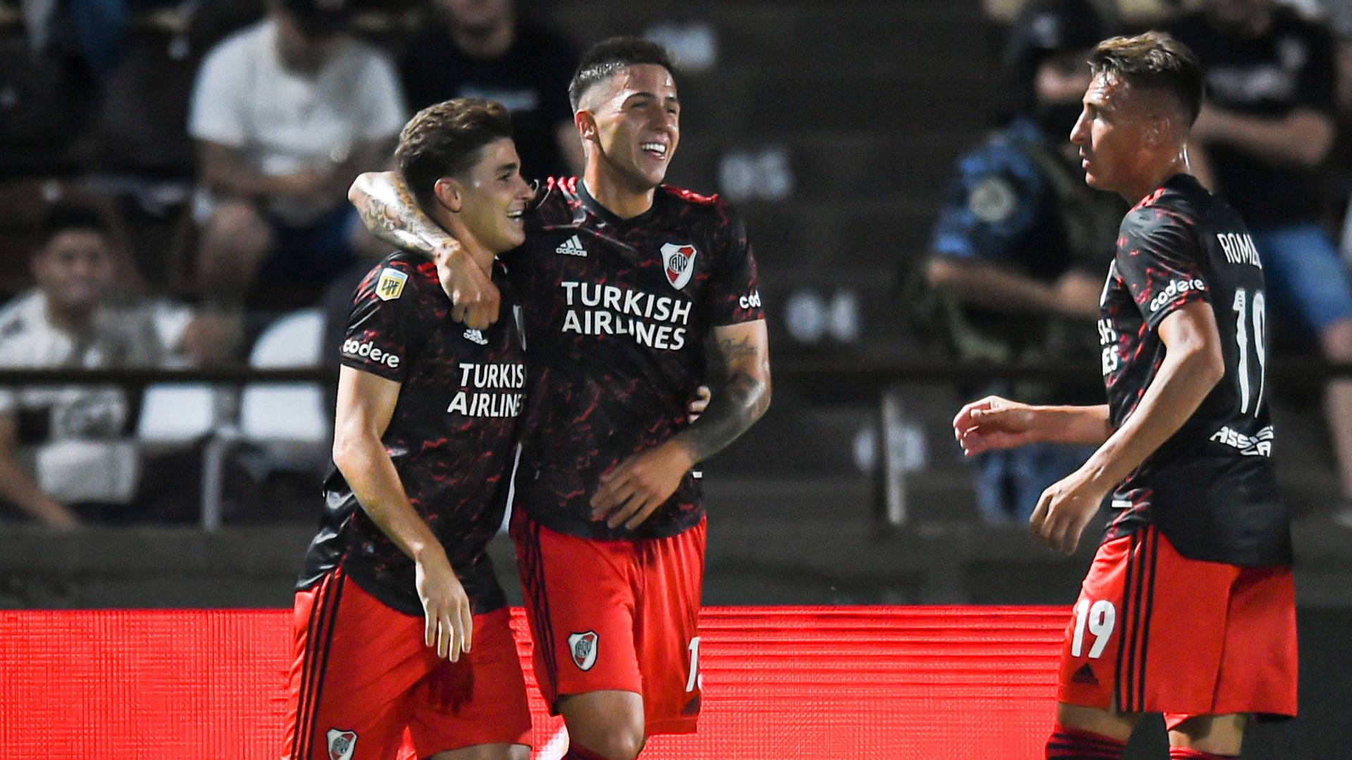 Enzo Fernandez Julian Alvarez river Platense liga profesional 211121