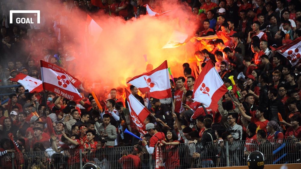 CĐV Hải Phòng biến sân Hàng Đẫy thành San Siro của Việt Nam