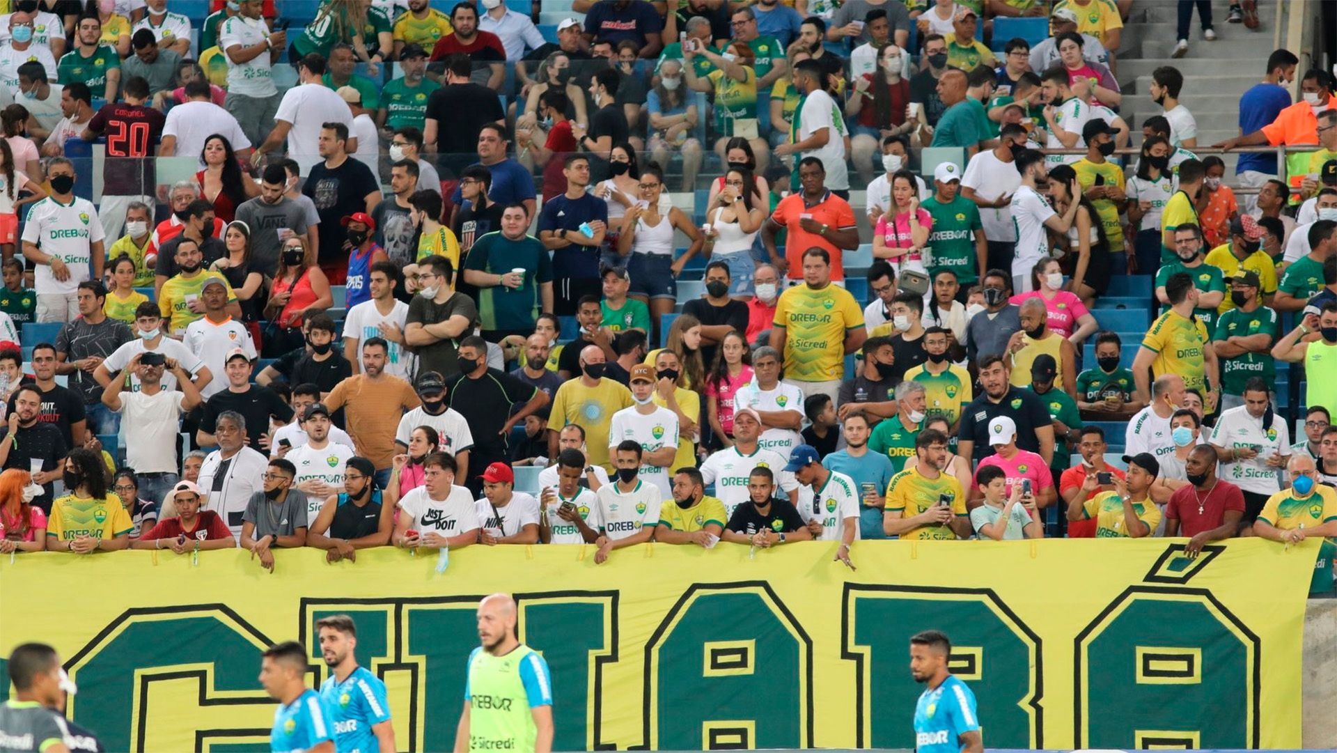 Torcida do Cuiabá na volta aos estádios 2021
