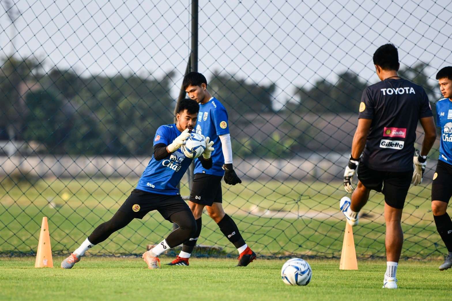 นนท์ ม่วงงาม