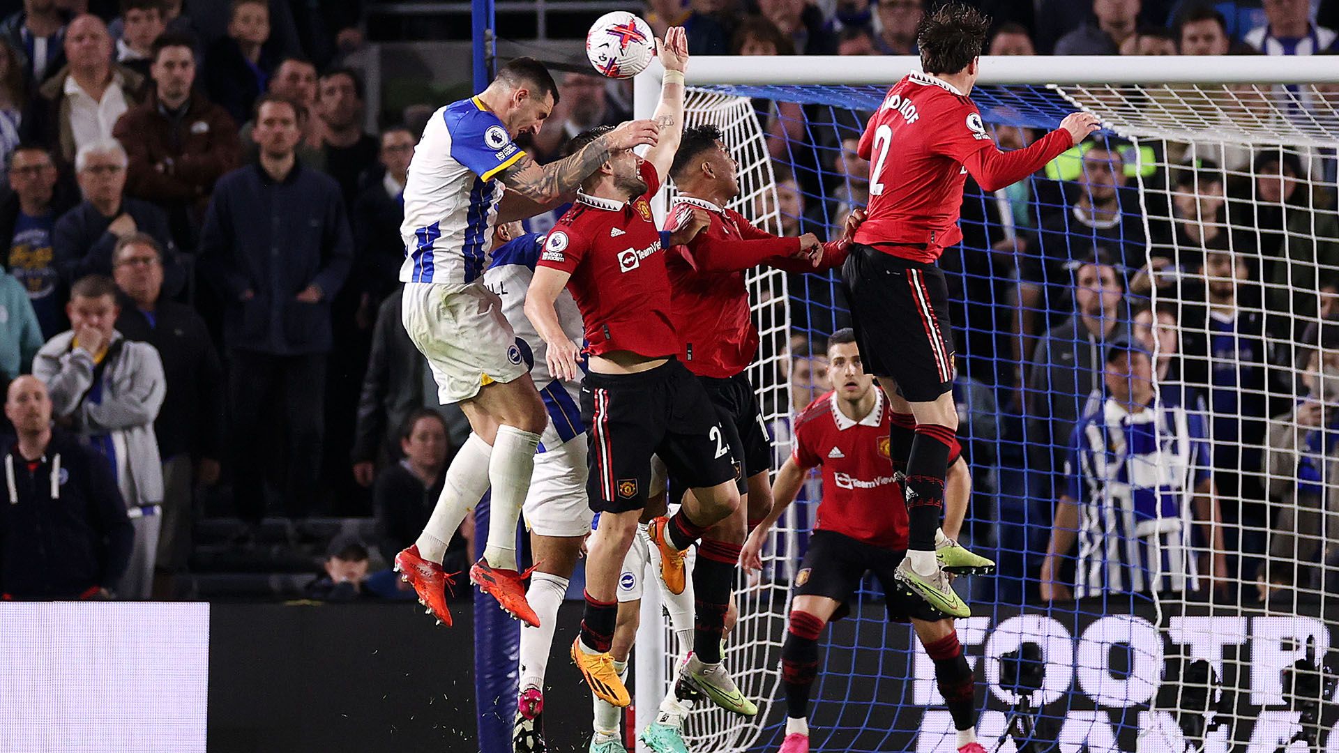 Luke Shaw handball 2022-23