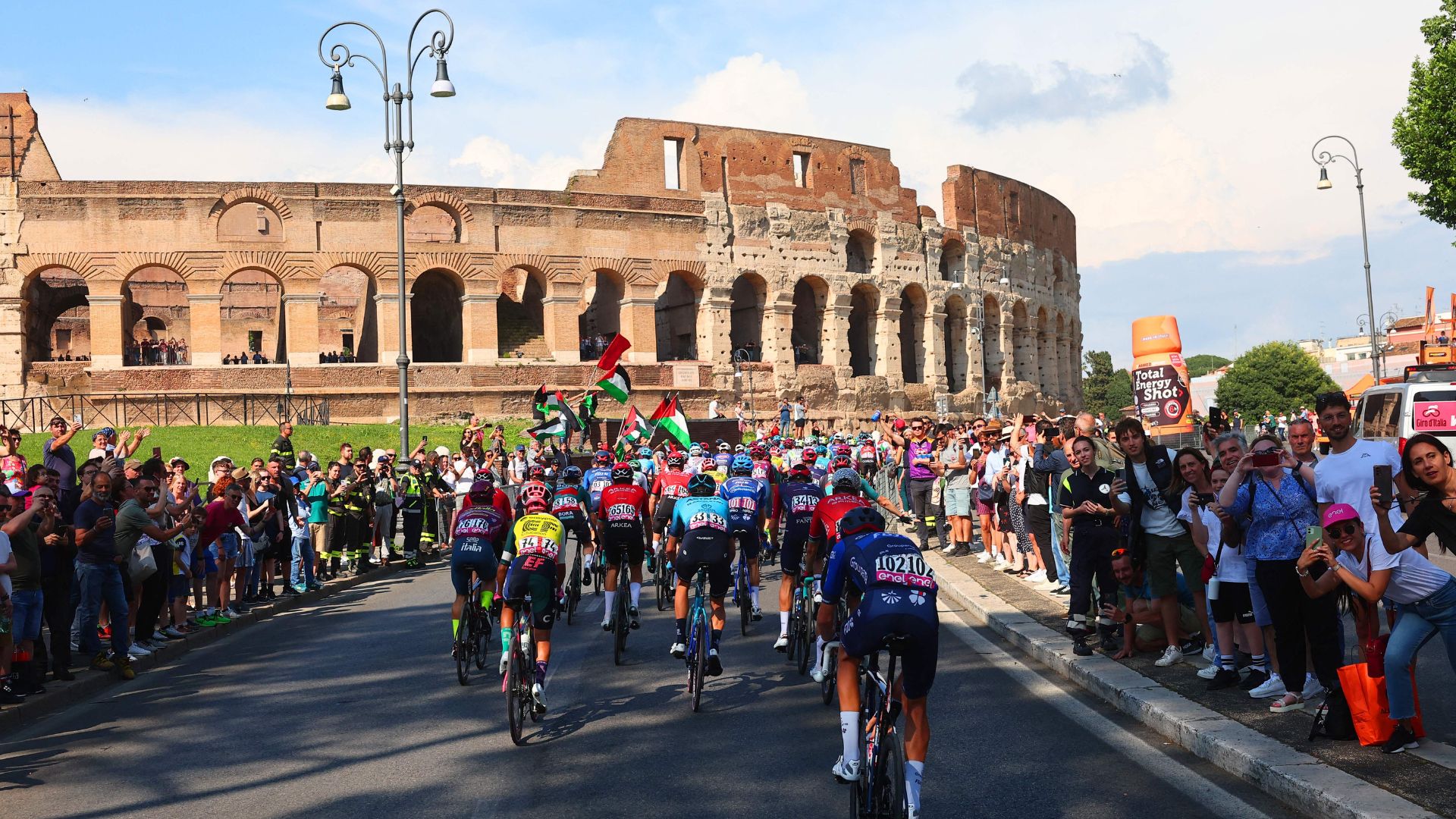 Giro d'Italia 2023 by the Colosseum