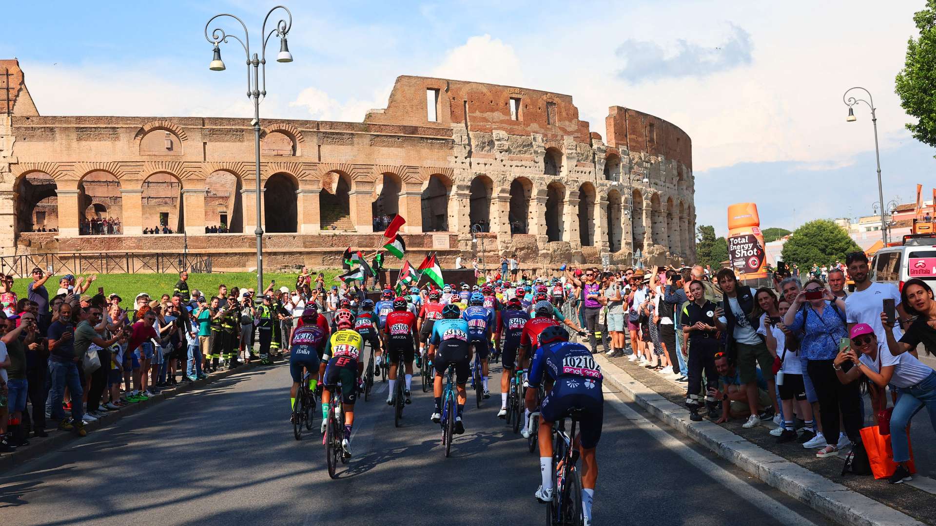 Giro d'Italia 2023 by the Colosseum