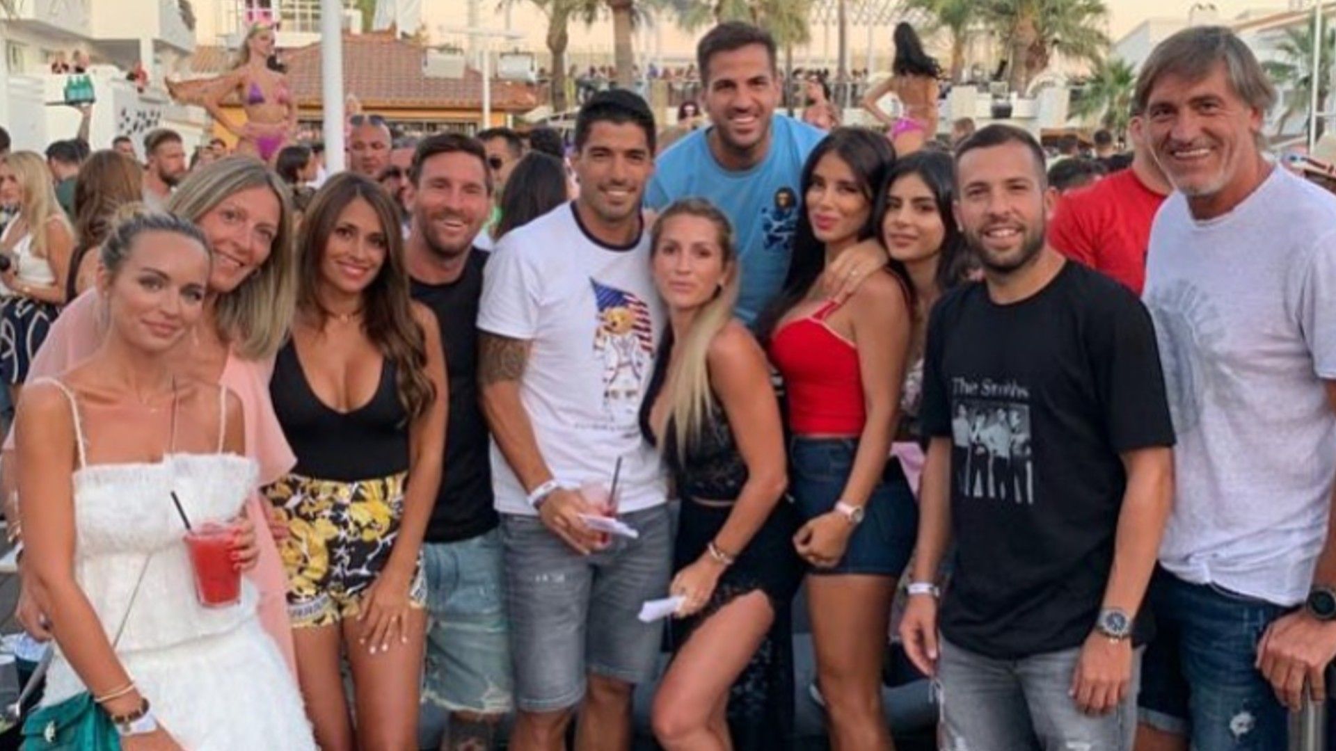 Lionel Messi Luis Suarez Jordi Alba Cesc Fabregas Antonella Roccuzzo Ibiza 280719