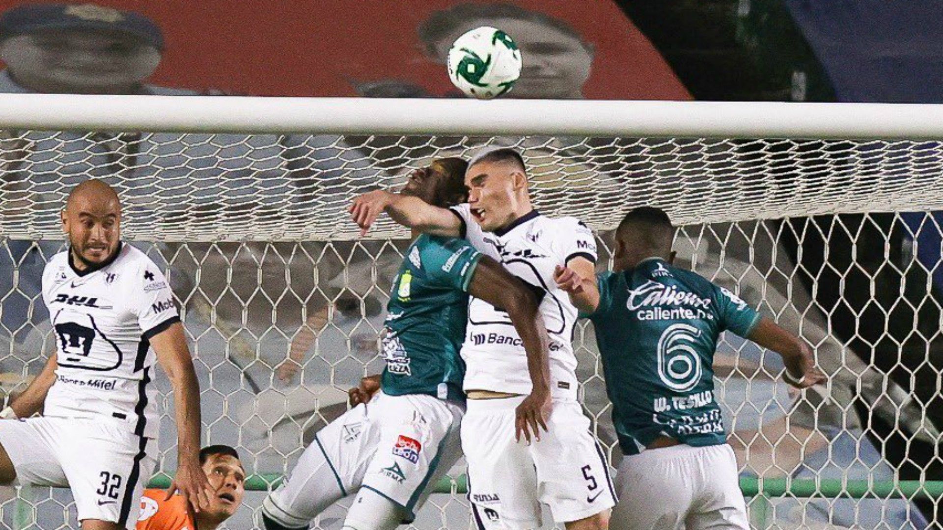 Johan Vásquez KO Mosquera