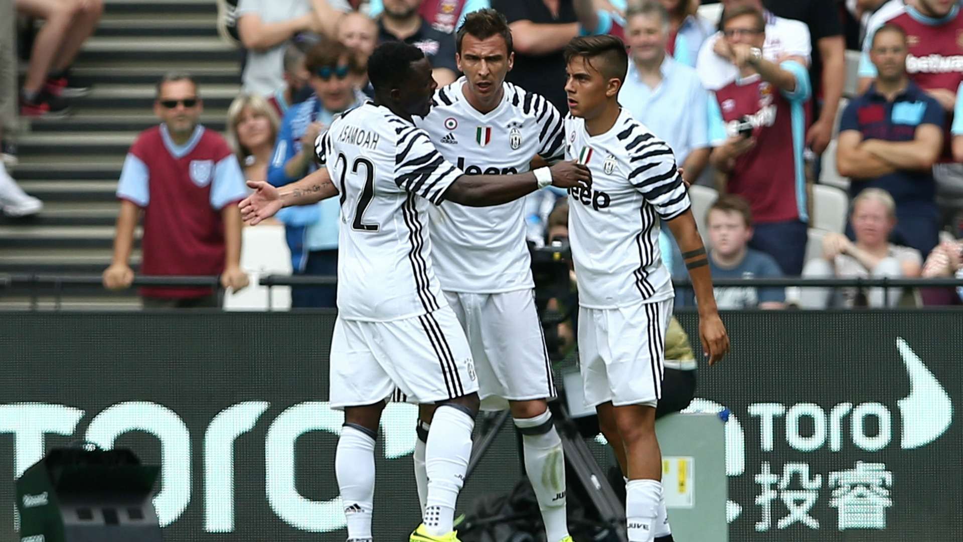 Asamoah Paulo Dybala Mario Mandzukic West Ham Juventus 07082016