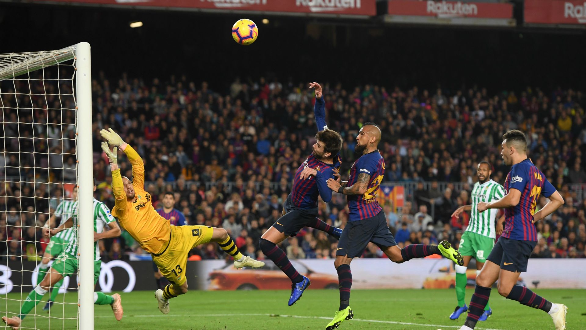 Arturo Vidal, Gerard Piqué