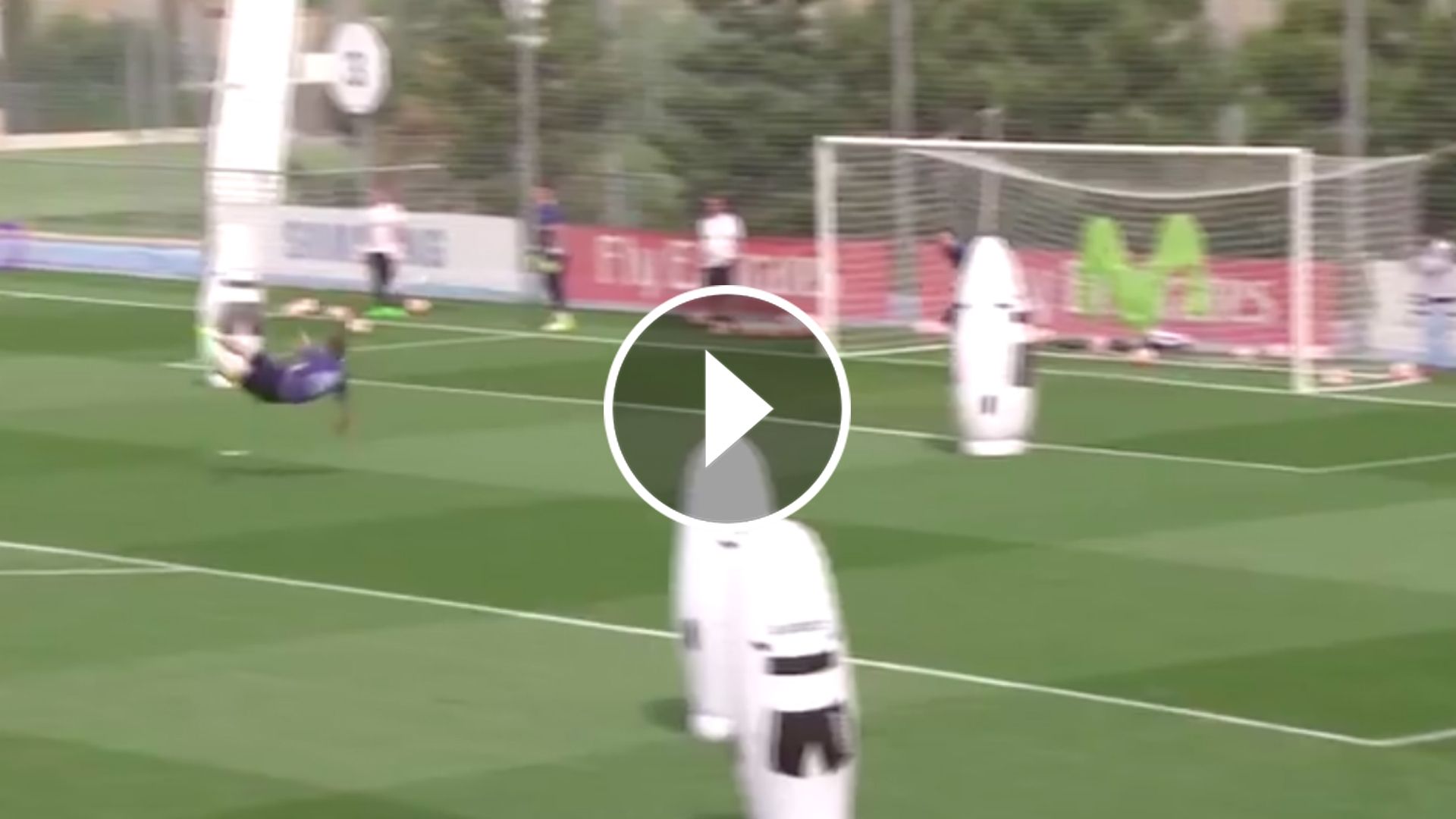 James Rodríguez play