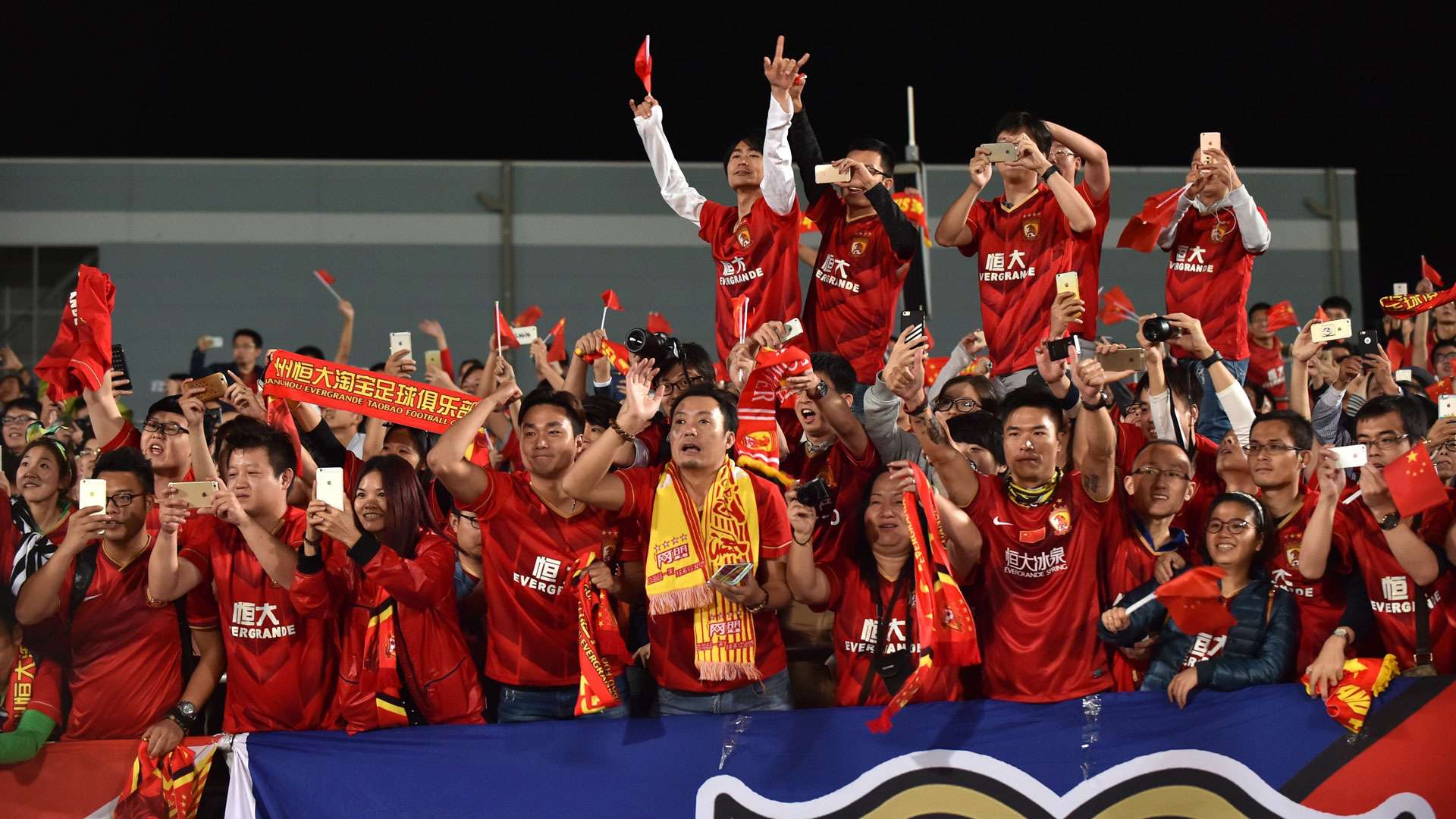 guangzhou evergrande triumph 2015 titel fans supporters