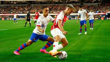 Trossard Barcelona Arsenal 2023