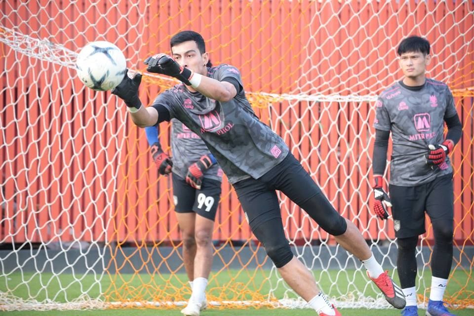 ไพโรจน์ เอี่ยมมาก, อุกฤษณ์ วงษ์มา