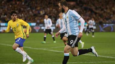 Gonzalo Higuain Brasil Argentina Friendlies 09062017