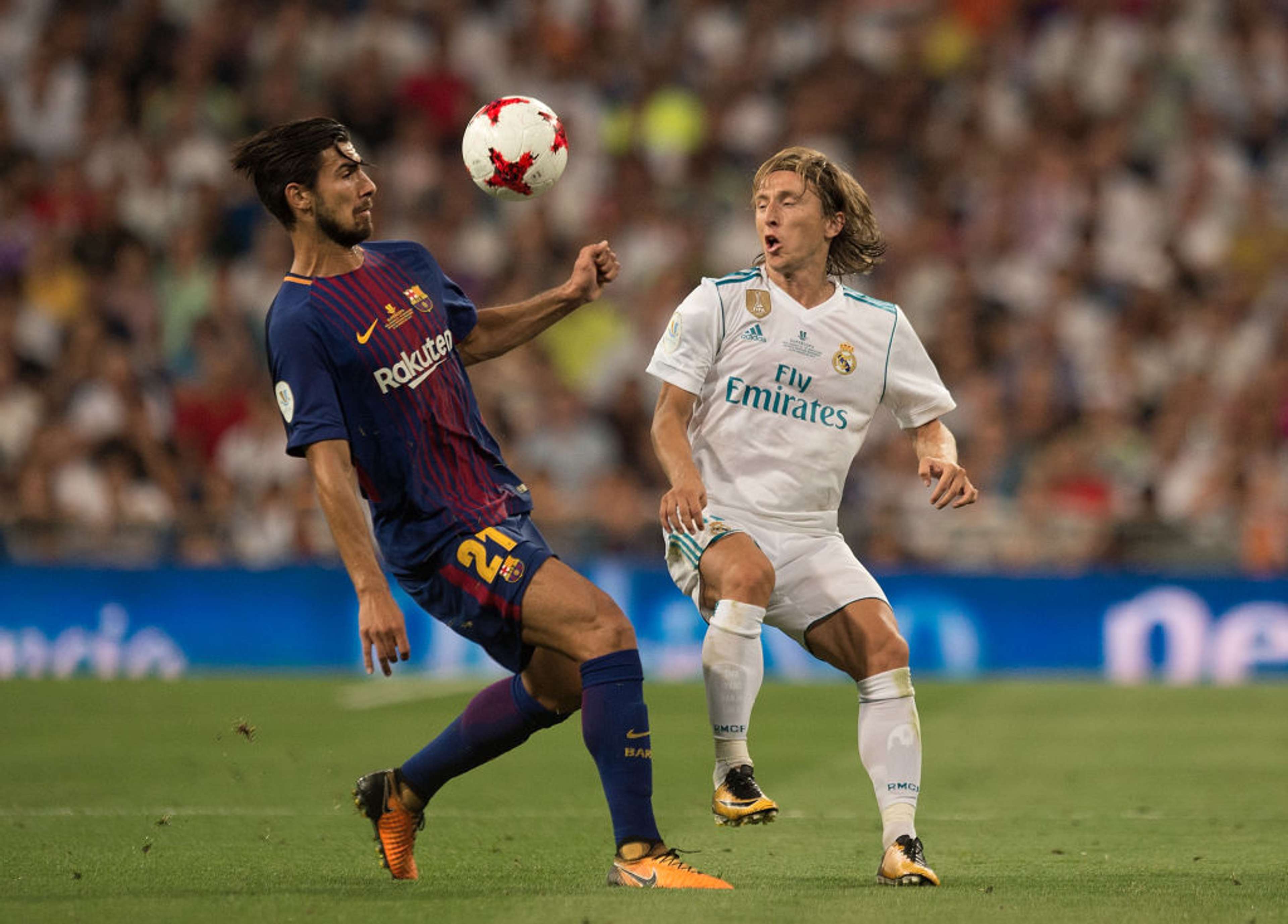 Andre Gomes Luka Modric Real Madrid Barcelona Supercopa 16082017