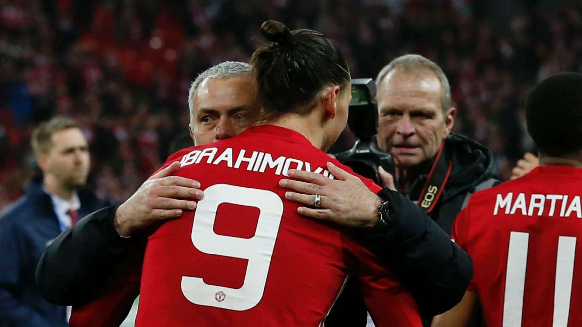 2017-03-30-ibra-mourinho