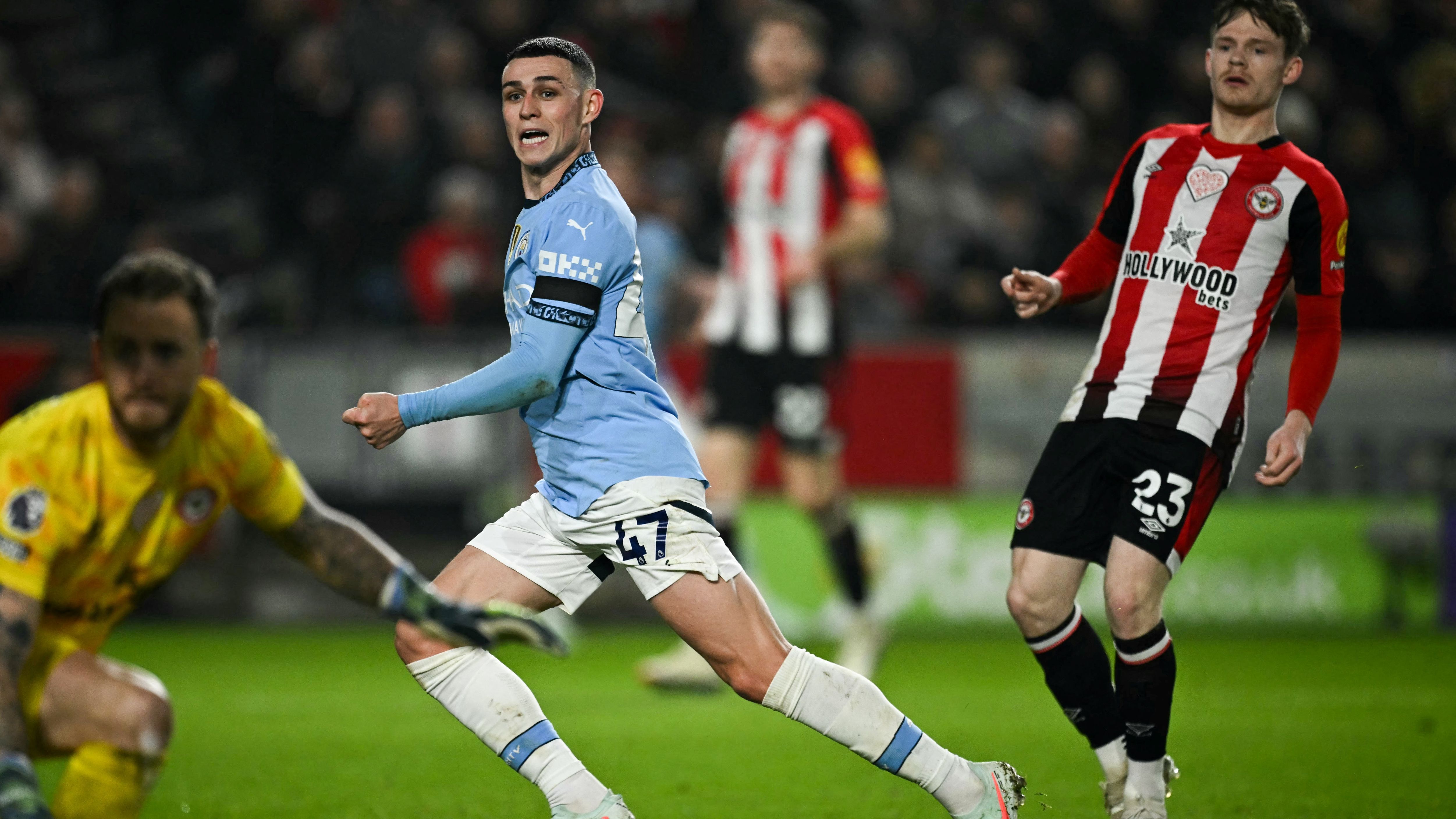 Mark Flekken, Phil Foden