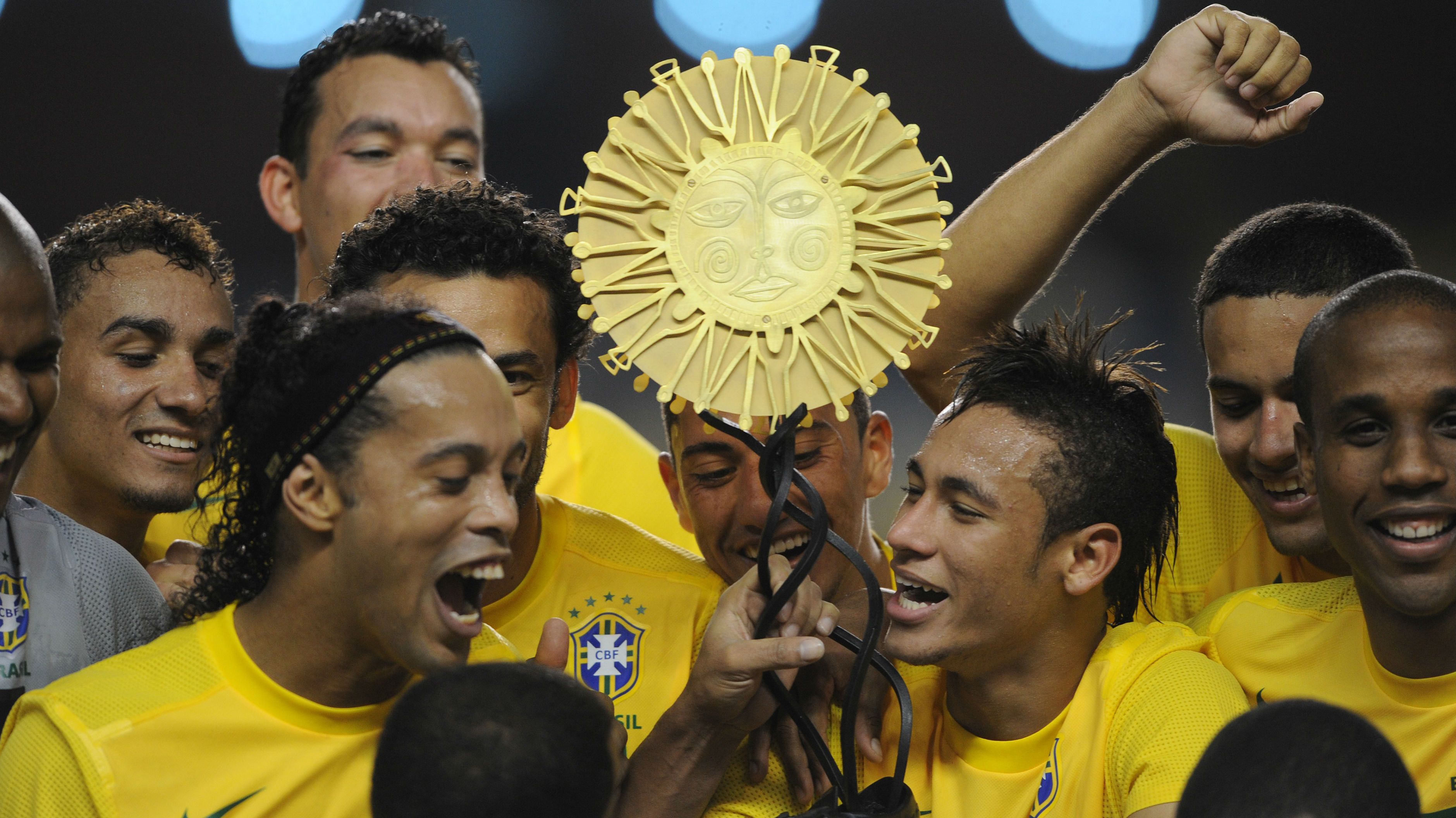 Neymar Ronaldinho 2011 Superclassico das Américas 09092015