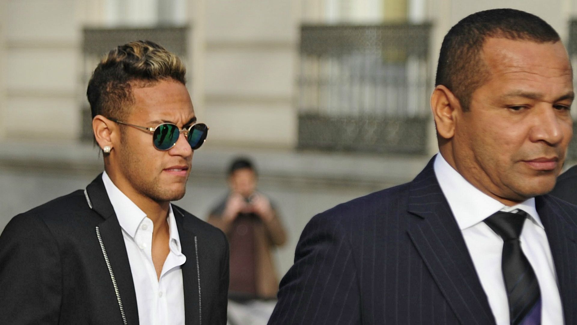 Neymar & father court