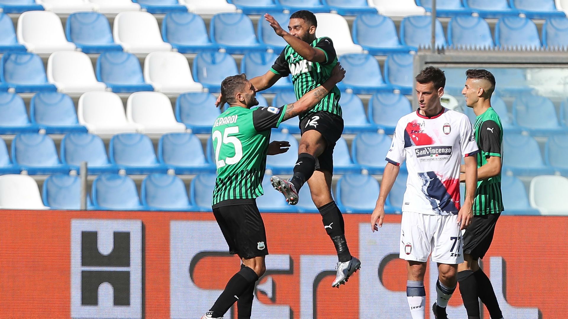 Berardi Defrel Sassuolo celebrating Crotone Serie A