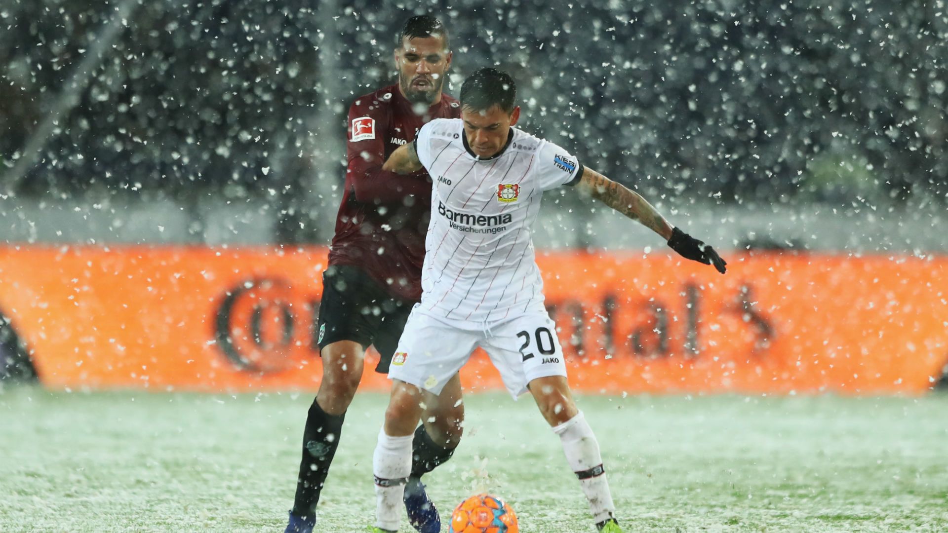 100319 Bayer Leverkusen Hannover 96 Jonathas Charles Aránguiz