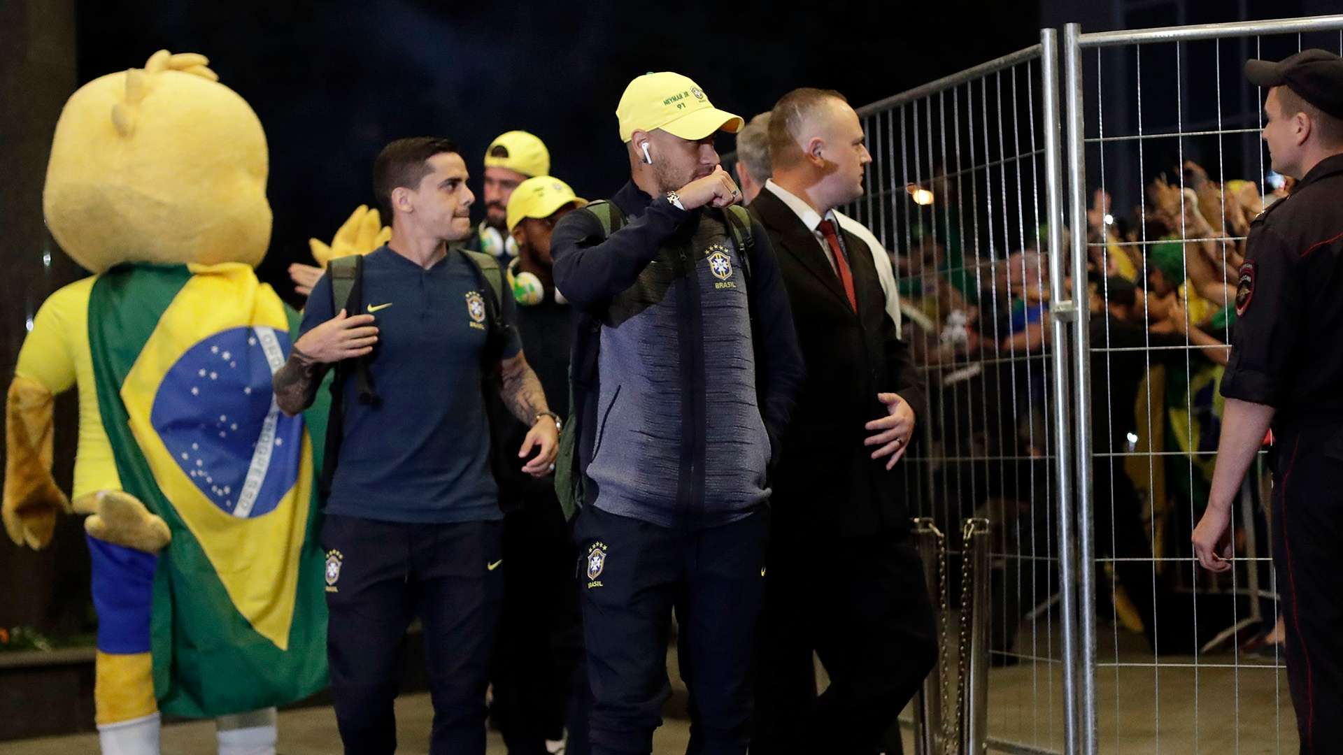 Neymar Selecao Brasileira chegada Moscou 25062018
