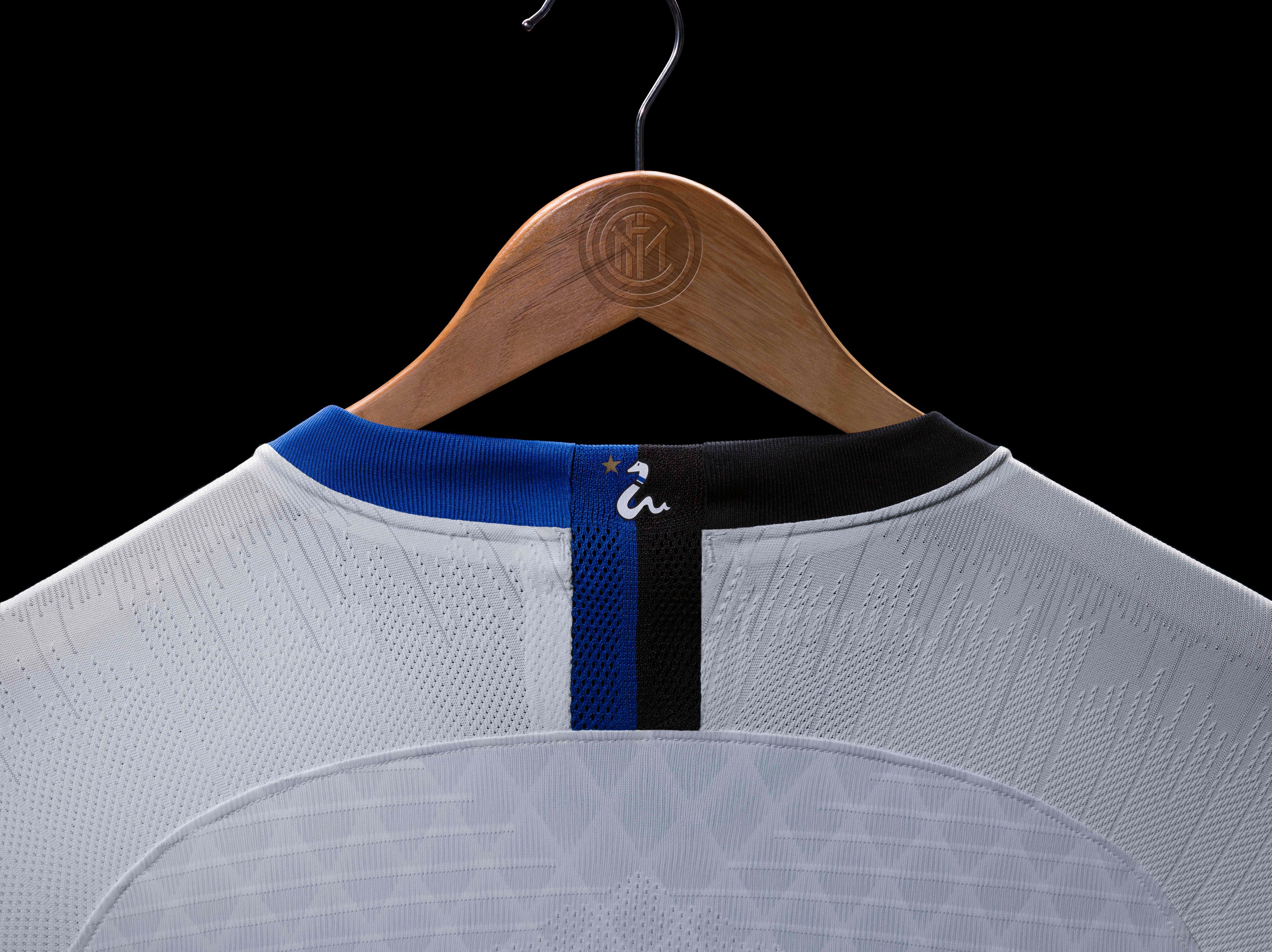 Inter, maglia away 2