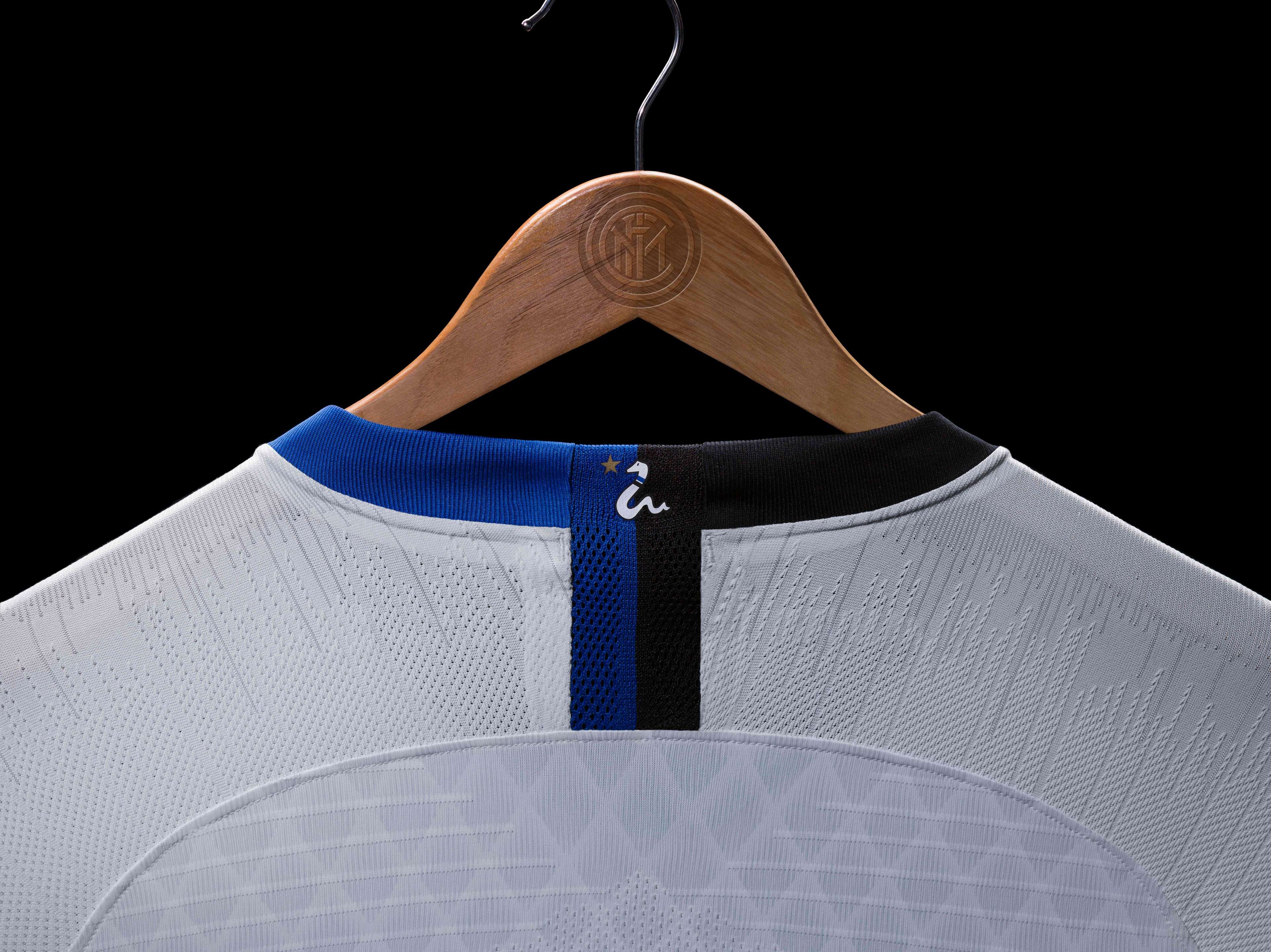 Inter, maglia away 2