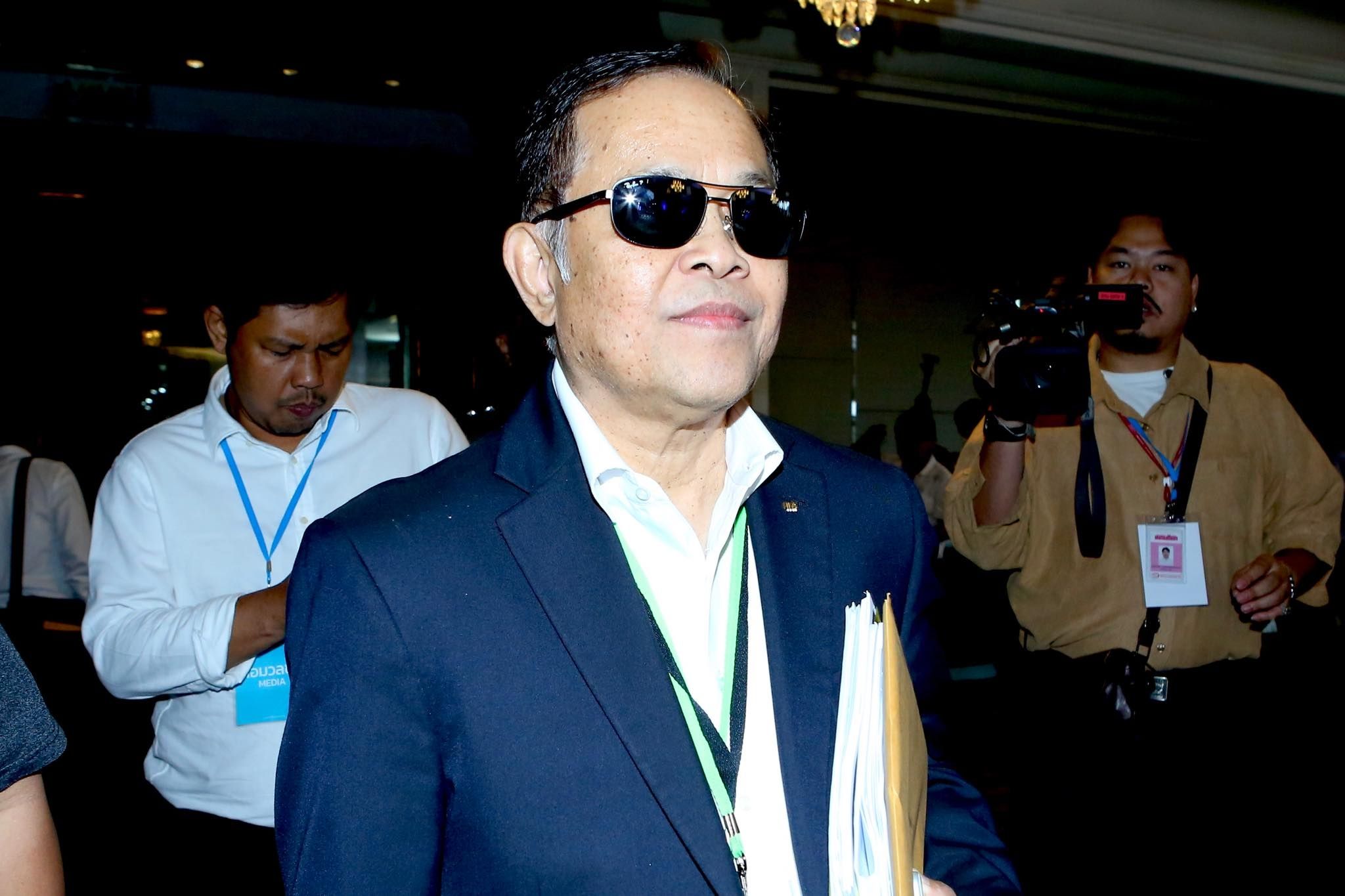 วรวีร์ มะกูดี