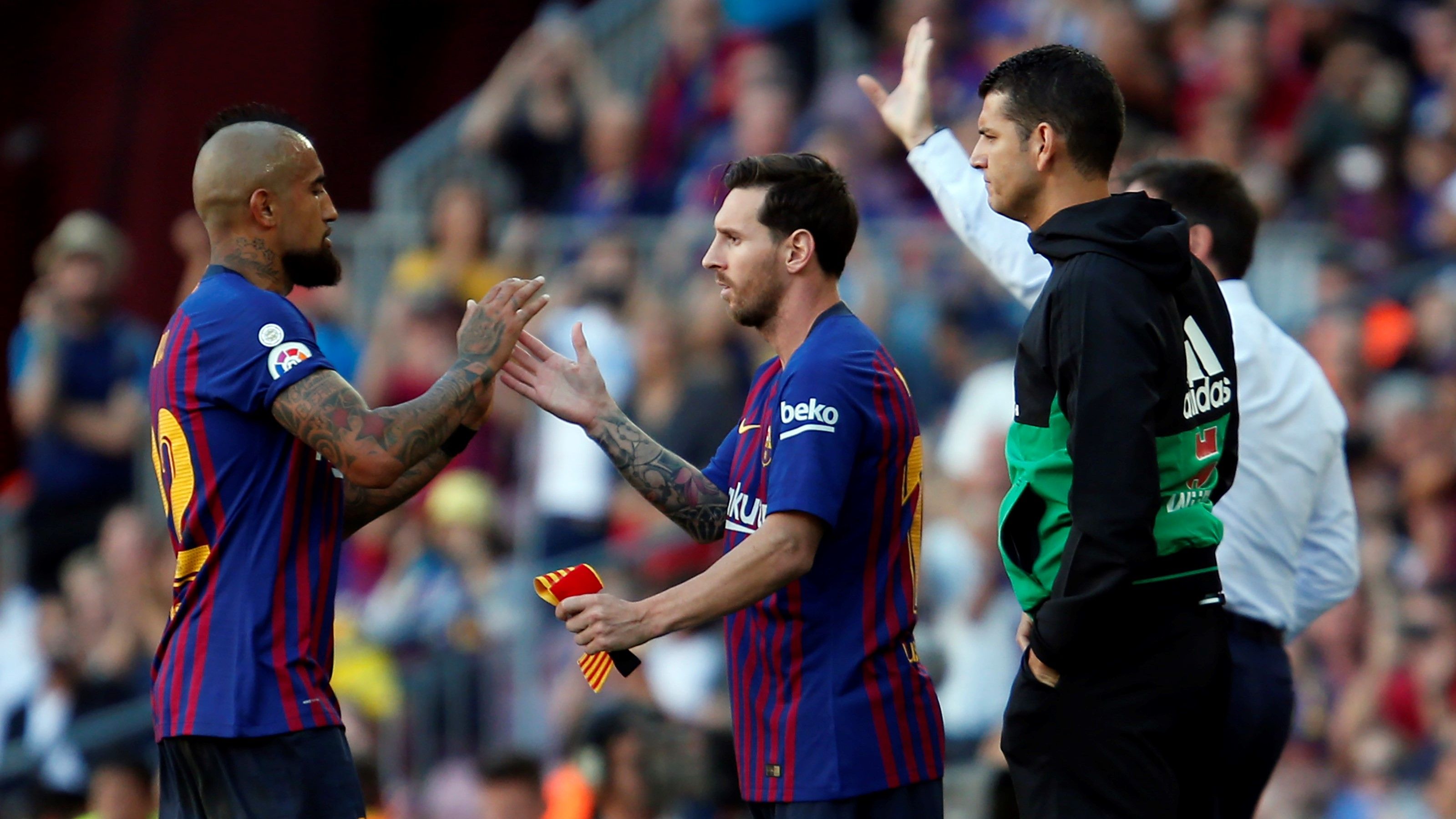 Lionel Messi Arturo Vidal Barcelona Athletic LaLiga 29092018