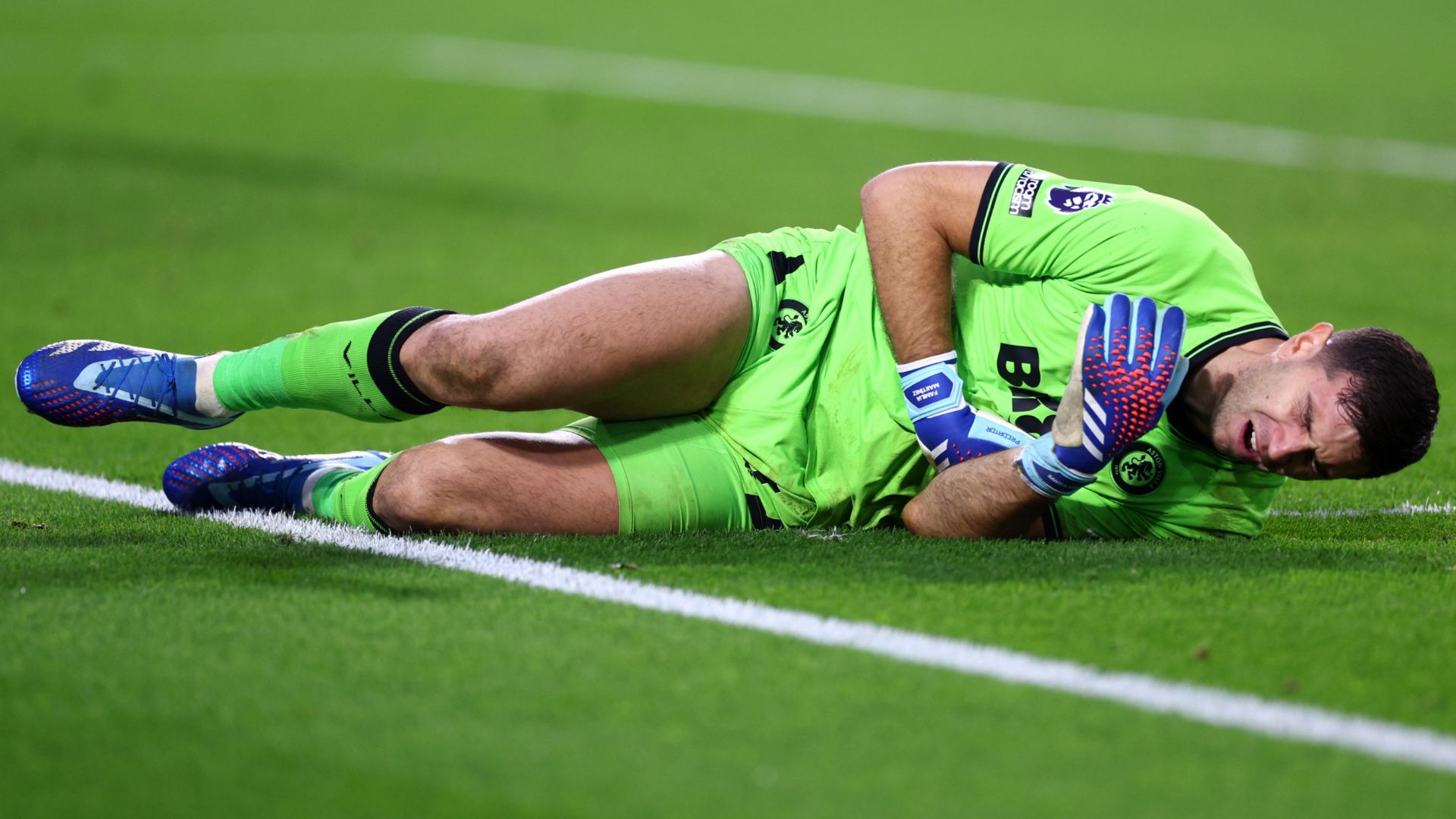 Emi Martinez Aston Villa 2023-24