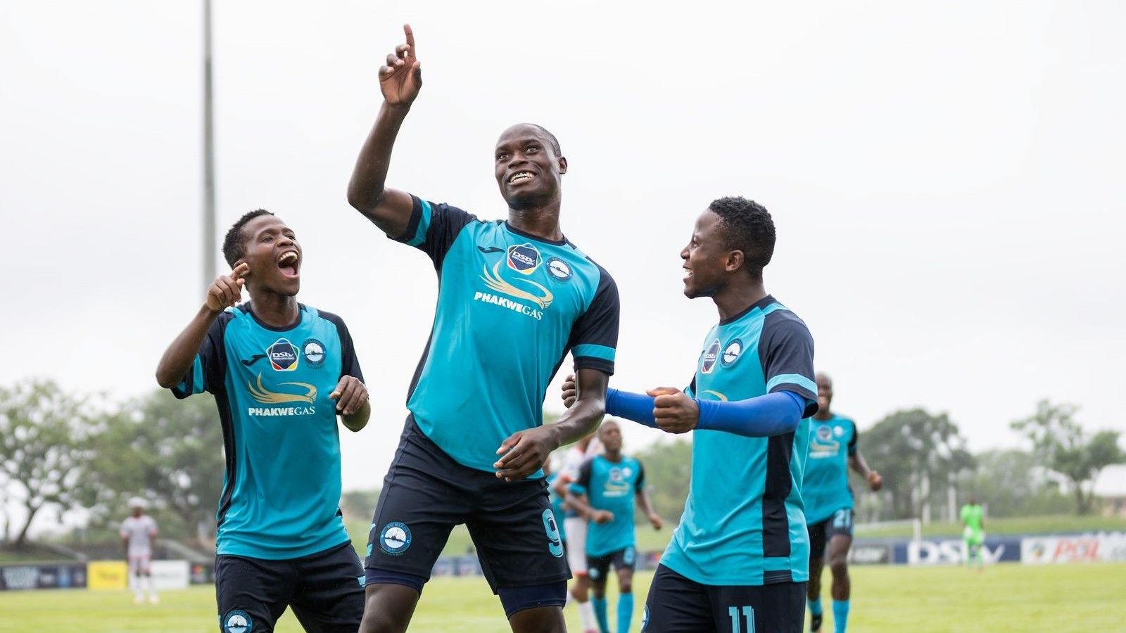 Ten-man Kaizer Chiefs stun Orlando Pirates as Amakhosi register season ...