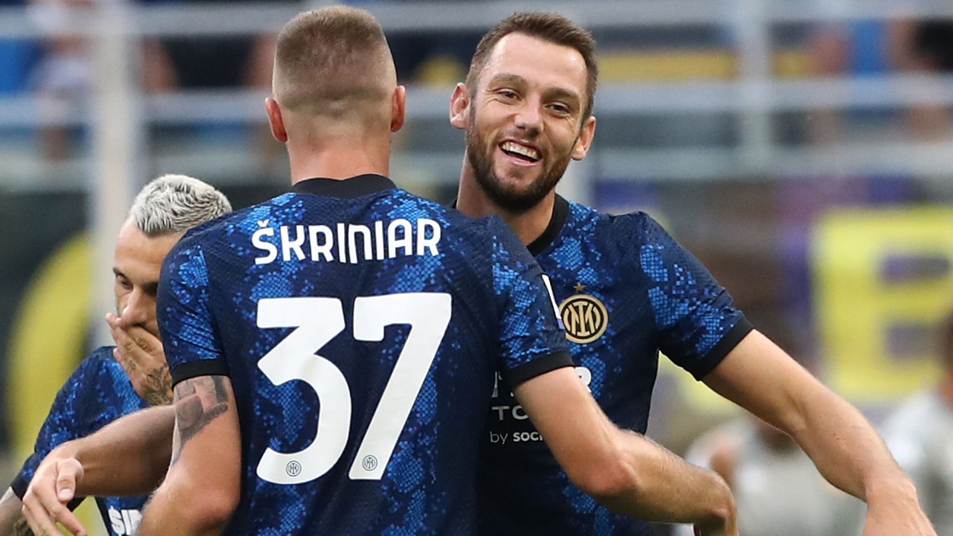 Skriniar Inter Genoa celebrating